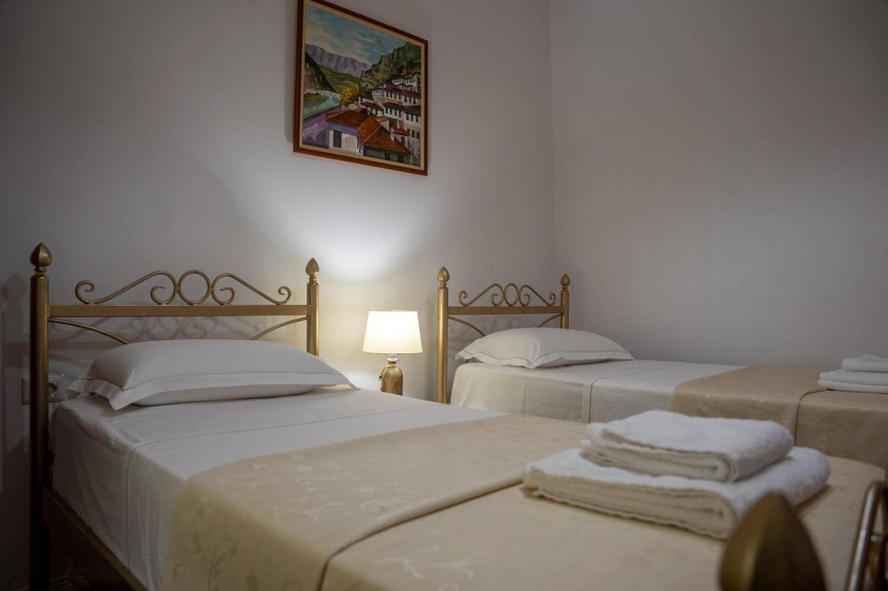 Hotel Borklad Берат Екстериор снимка