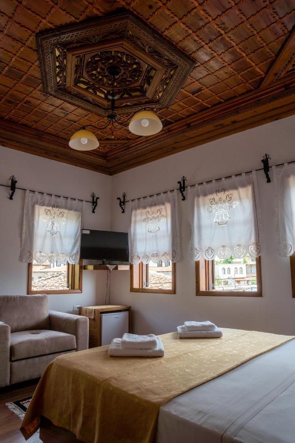 Hotel Borklad Берат Екстериор снимка